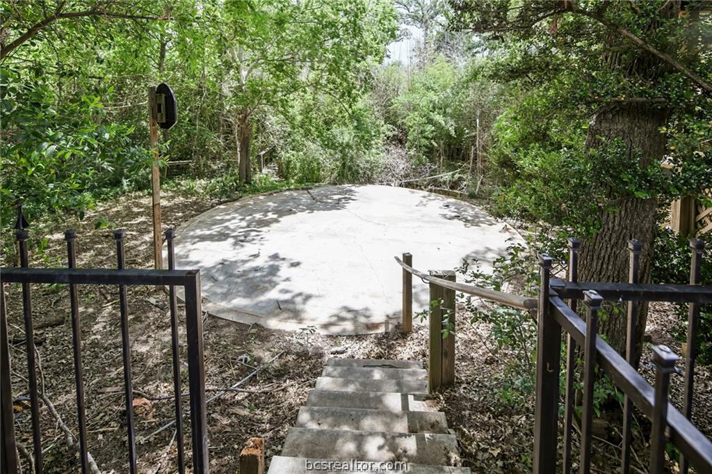 305 West Brookside Drive Bryan, TX 77801 - Photo 2 of 43