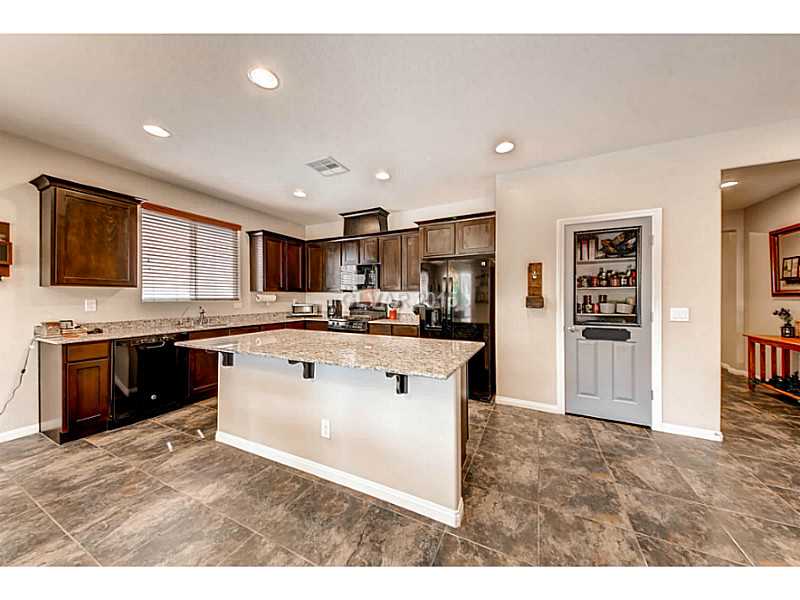 11028 Hunting Hawk Road Las Vegas, NV 89179 - Photo 11 of 30 Kitchen.