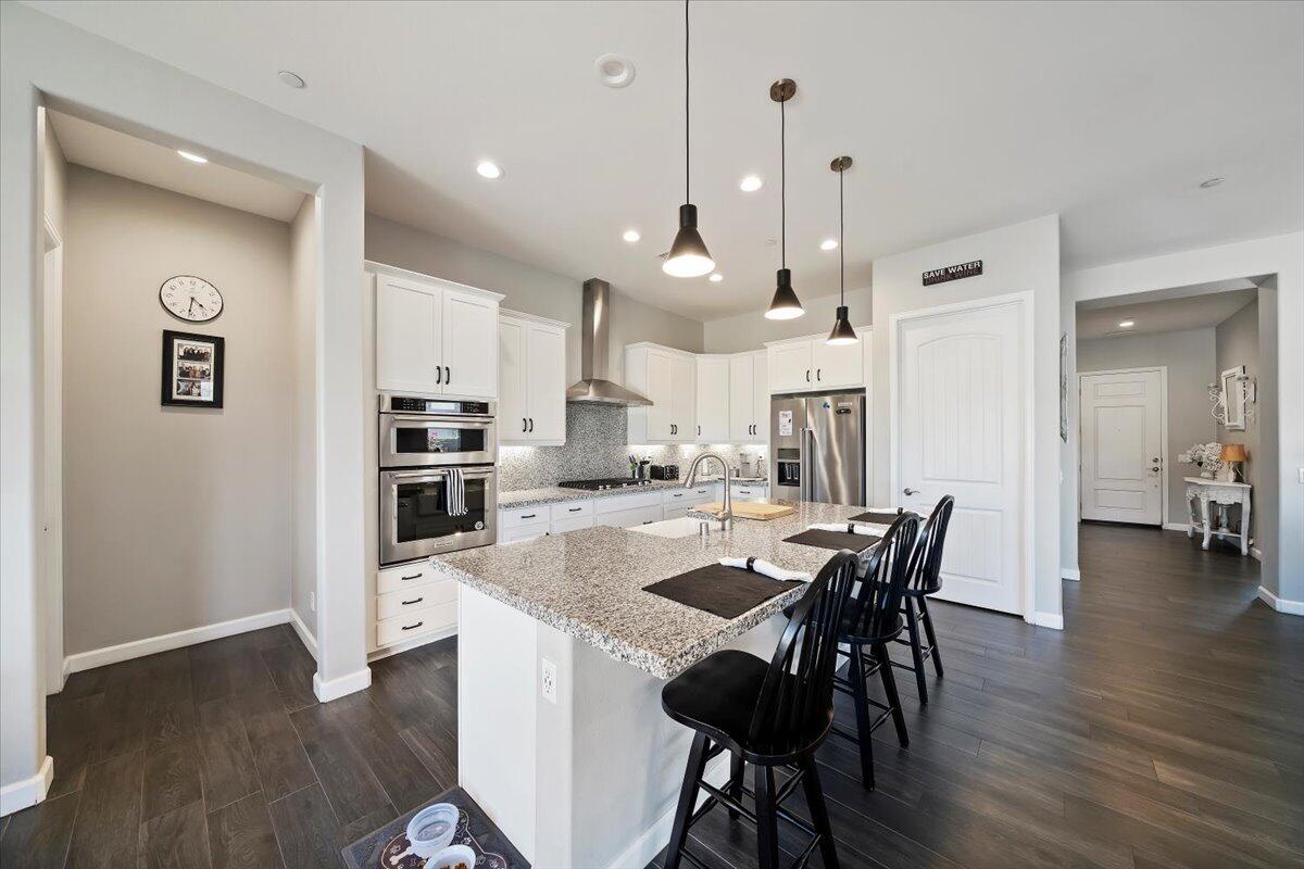 66 Cabernet Rancho Mirage, CA 92270 - Photo 8 of 32 22-Kitchen