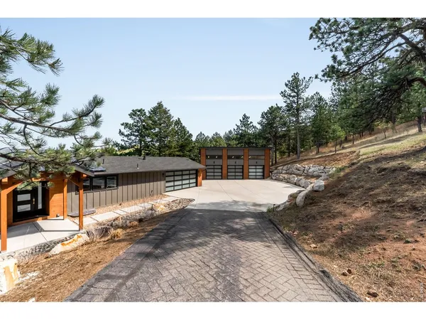 a house view with a outdoor space