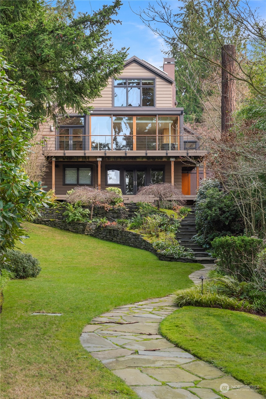 3261 Hunts Point Road Hunts Point, WA 98004 - Photo 3 of 6