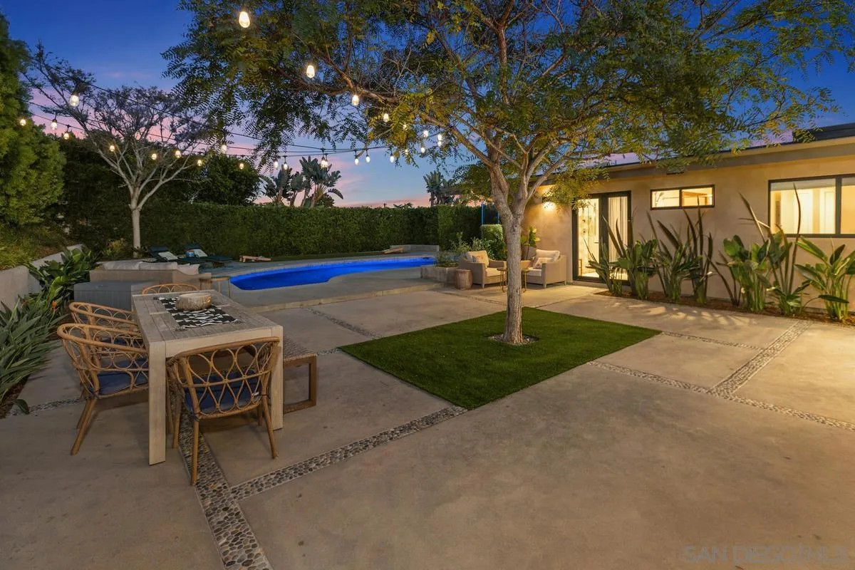 1125 La Jolla Rancho Road La Jolla, CA 92037 - Photo 39 of 41 a view of a backyard with sitting area