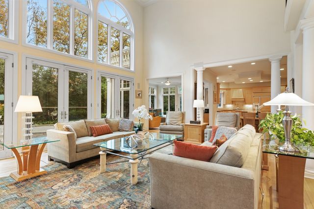$1,525,000 | 1021 Barrys Court, Lake Forest, IL 60045