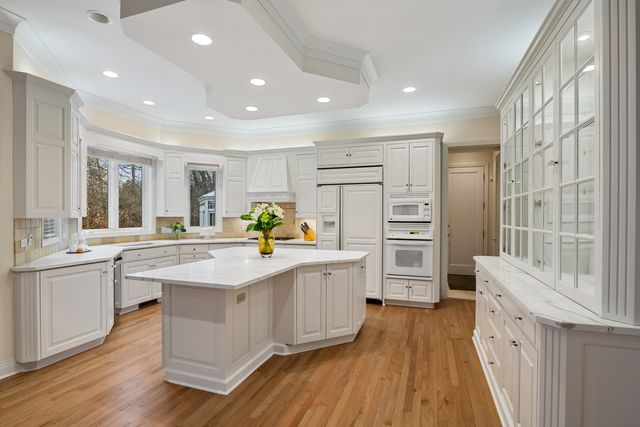 $1,525,000 | 1021 Barrys Court, Lake Forest, IL 60045