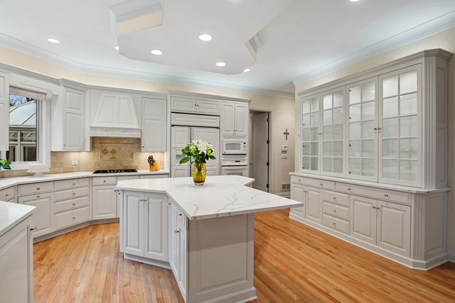 $1,525,000 | 1021 Barrys Court, Lake Forest, IL 60045