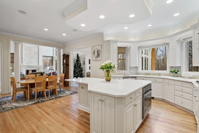 $1,525,000 | 1021 Barrys Court, Lake Forest, IL 60045