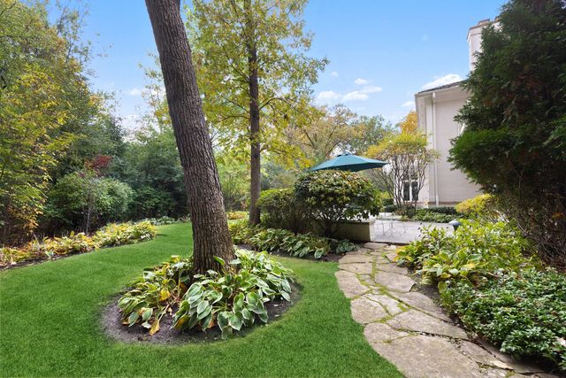 $1,525,000 | 1021 Barrys Court, Lake Forest, IL 60045