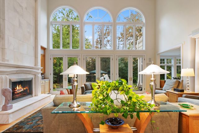 $1,525,000 | 1021 Barrys Court, Lake Forest, IL 60045