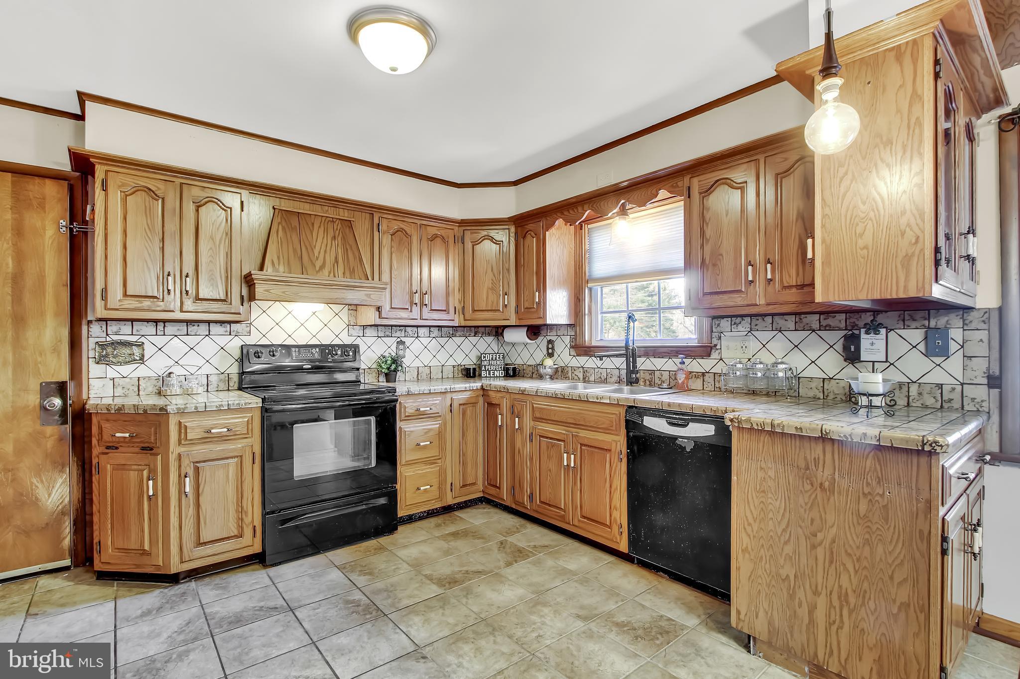 2346 Grandview Road Hanover, PA 17331 - Photo 13 of 36