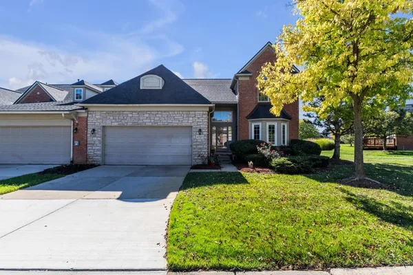 $399,900 | 47671 Vistas Cir Drive North, Canton, MI 48188