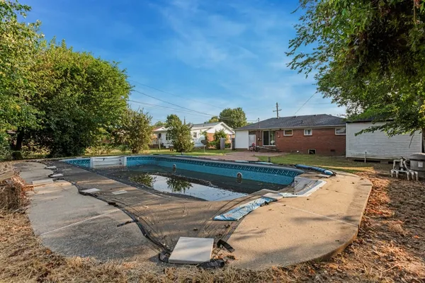 $179,900 | 1720 Calvin Drive, Hopkinsville, KY 42240