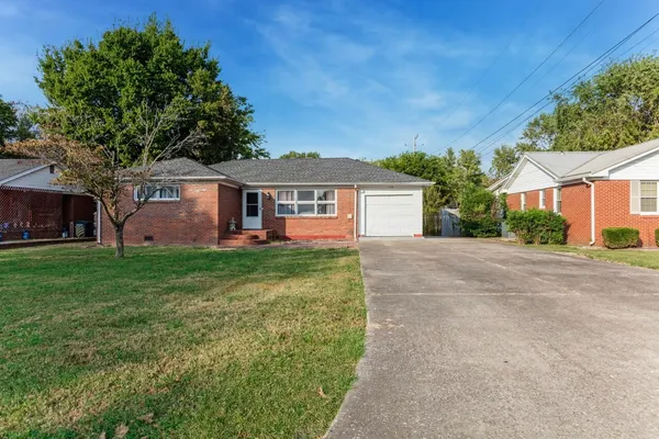 $179,900 | 1720 Calvin Drive, Hopkinsville, KY 42240