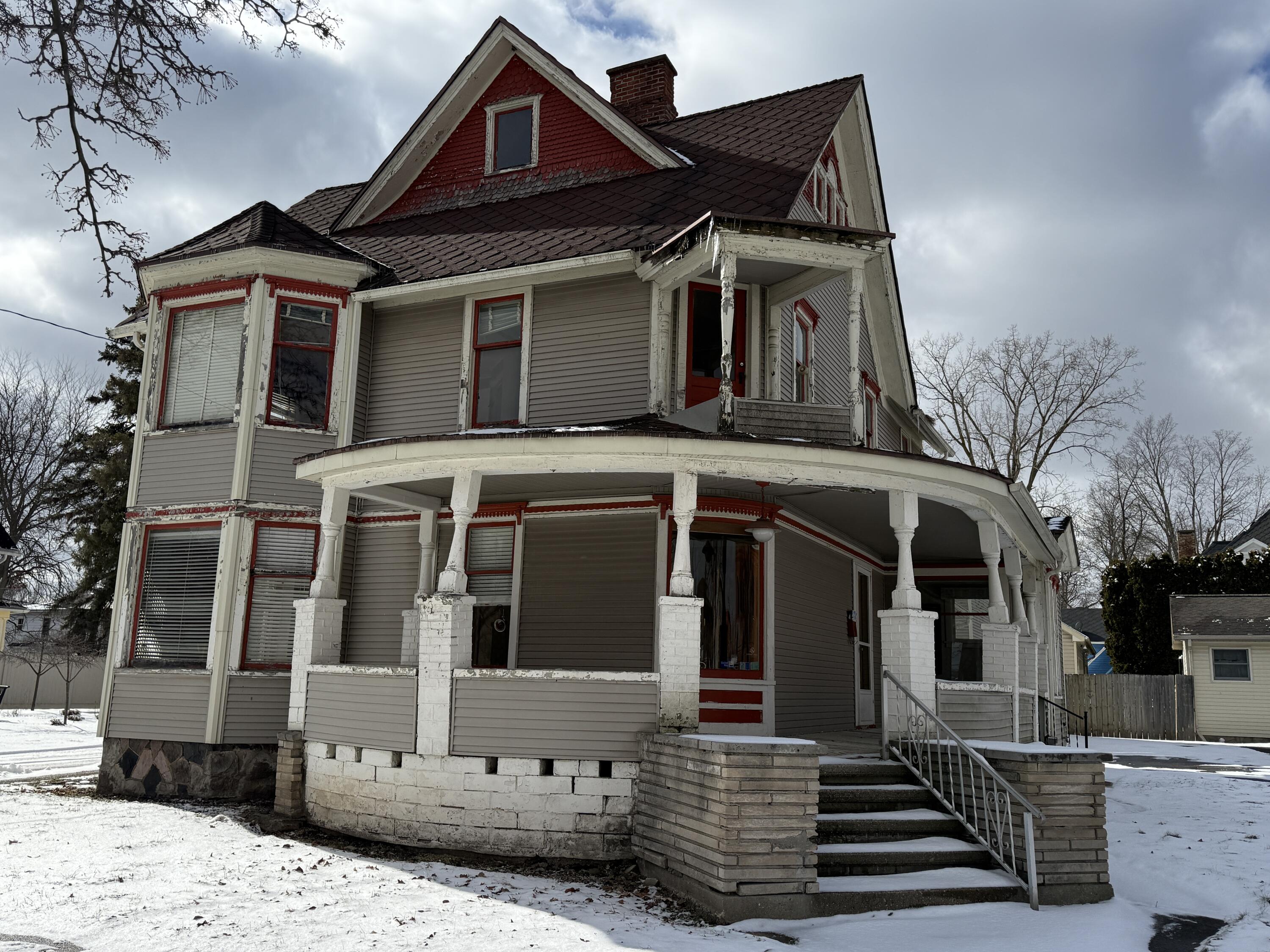504 South Superior Street Albion, MI 49224 - Photo 1 of 16 IMG_1500