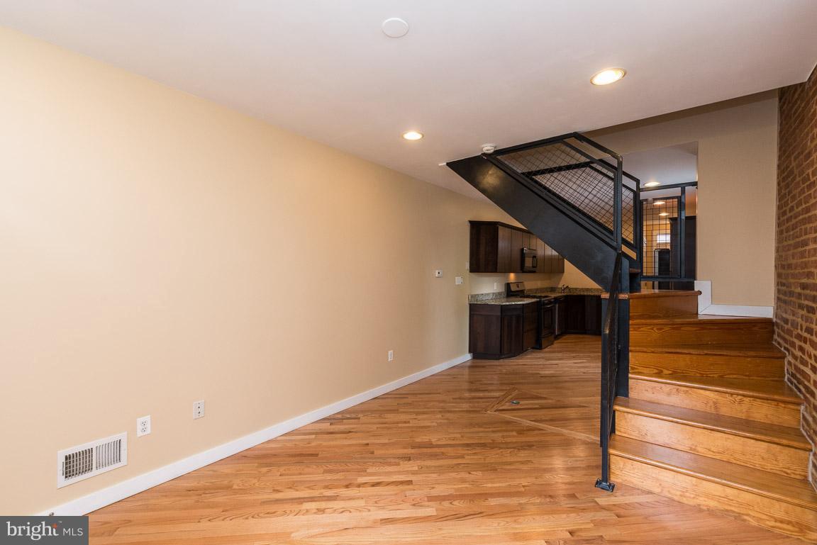 312 West 28th Street Baltimore, MD 21211 - Photo 9 of 29 Living Room