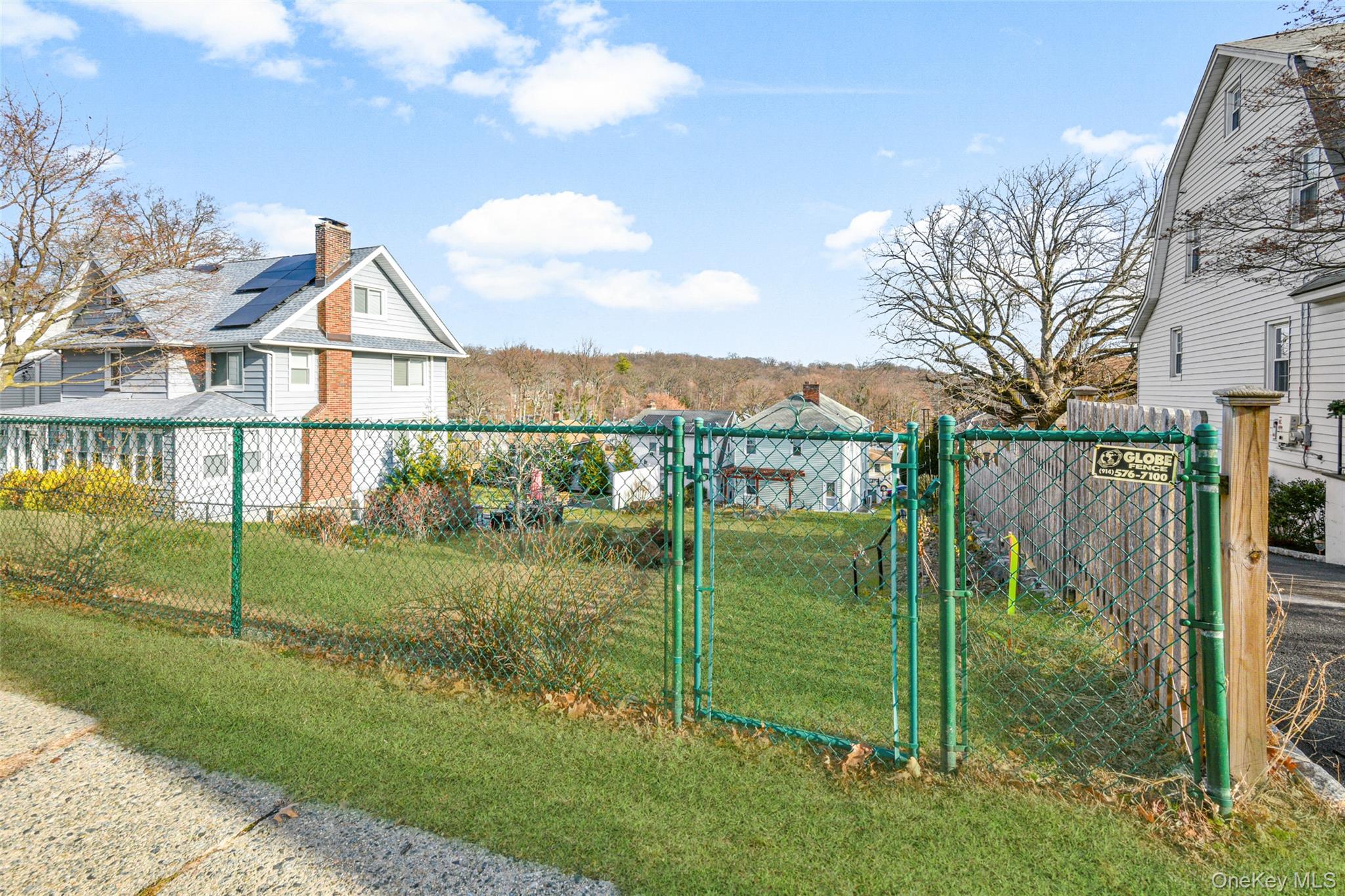 Pinebrook Road New Rochelle, NY 10801 - Photo 4 of 6 a view of a garden