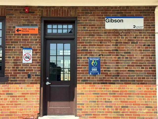 79 Amherst Road Valley Stream, NY 11581 - Photo 3 of 4 LIRR Gibson Station