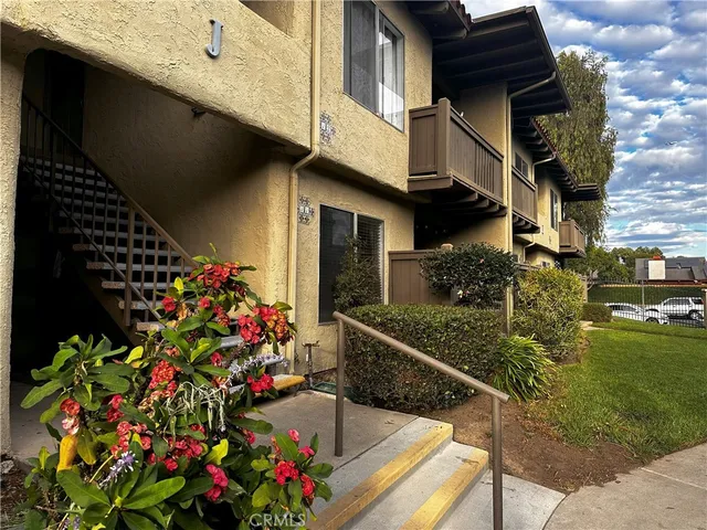 $359,900 | 1345 Cabrillo Park, Unit J11, Santa Ana, CA 92701