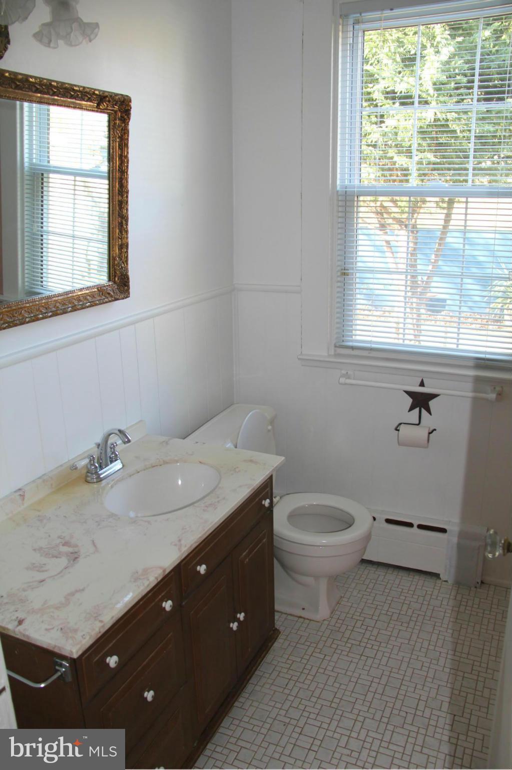 4300 Fordham Road Baltimore, MD 21229 - Photo 14 of 26 Bath
