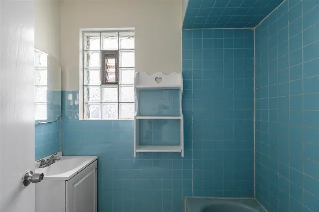 $1,695 | 4450 South Wood Street, Unit 2, Chicago, IL 60609