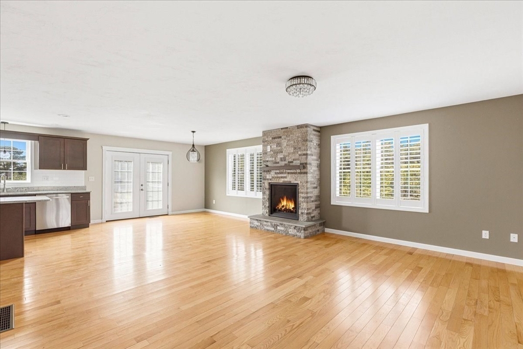 10 Jonathan Lane Wareham, MA 02571 - Photo 3 of 41