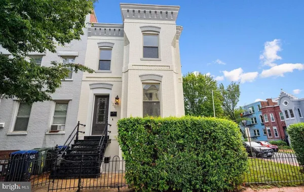 $1,800 | 1201 4th Street Northwest, Unit B, Washington, DC 20001