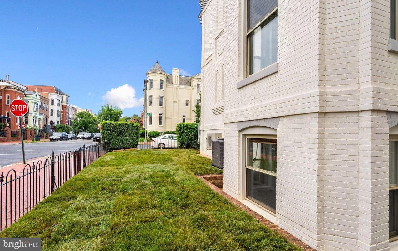 1201 4th Street Northwest, Unit B Washington, DC 20001 - Photo 16 of 17 Side View