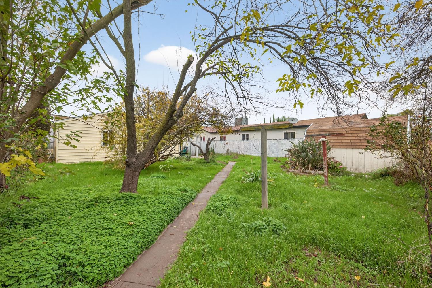 2812 Plover Street Sacramento, CA 95815 - Photo 33 of 39