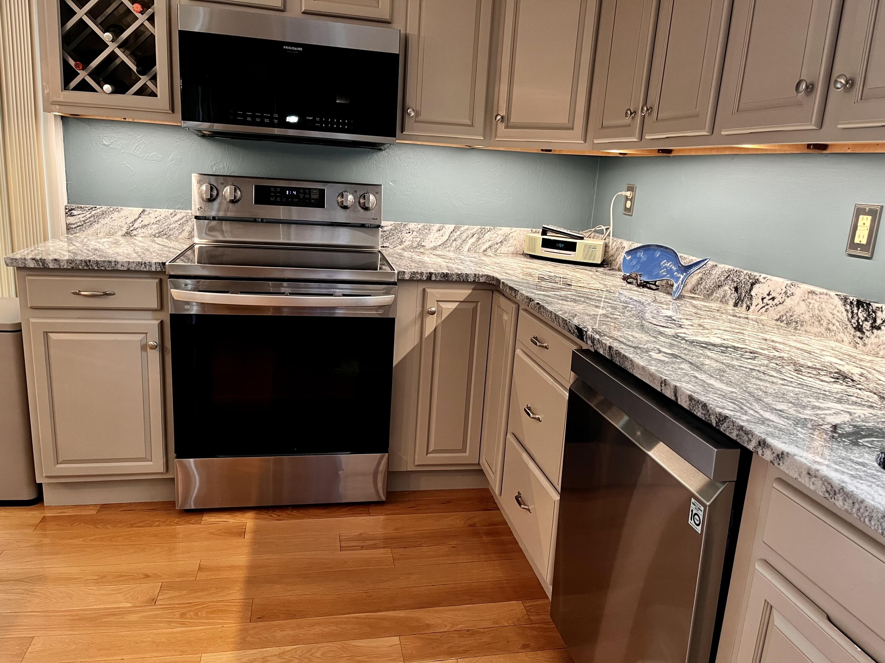 195 Falmouth Road, Unit 3F Mashpee, MA 02649 - Photo 8 of 41 A31E34D0-060C-4D9A-BFA3-DF13B399F7A4