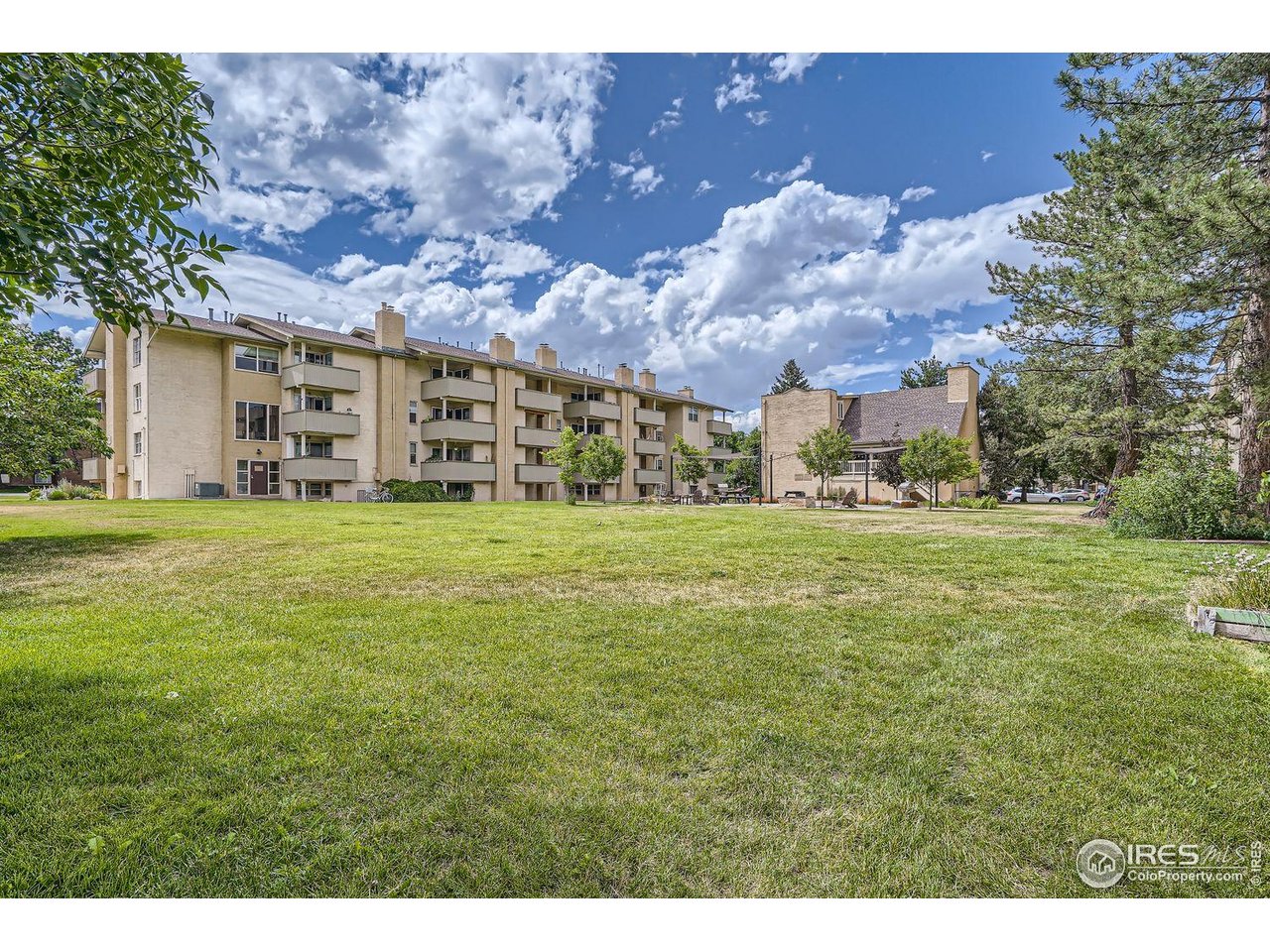 3030 Oneal Parkway, Unit R21 Boulder, CO 80301 - Photo 27 of 28 30 Courtyard