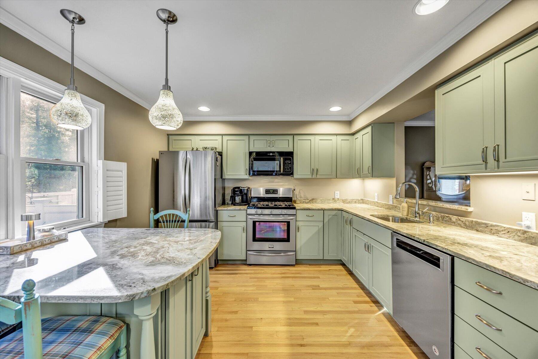 4 Bob White Crescent, Unit 4 Mashpee, MA 02649 - Photo 12 of 39 12-889A0043