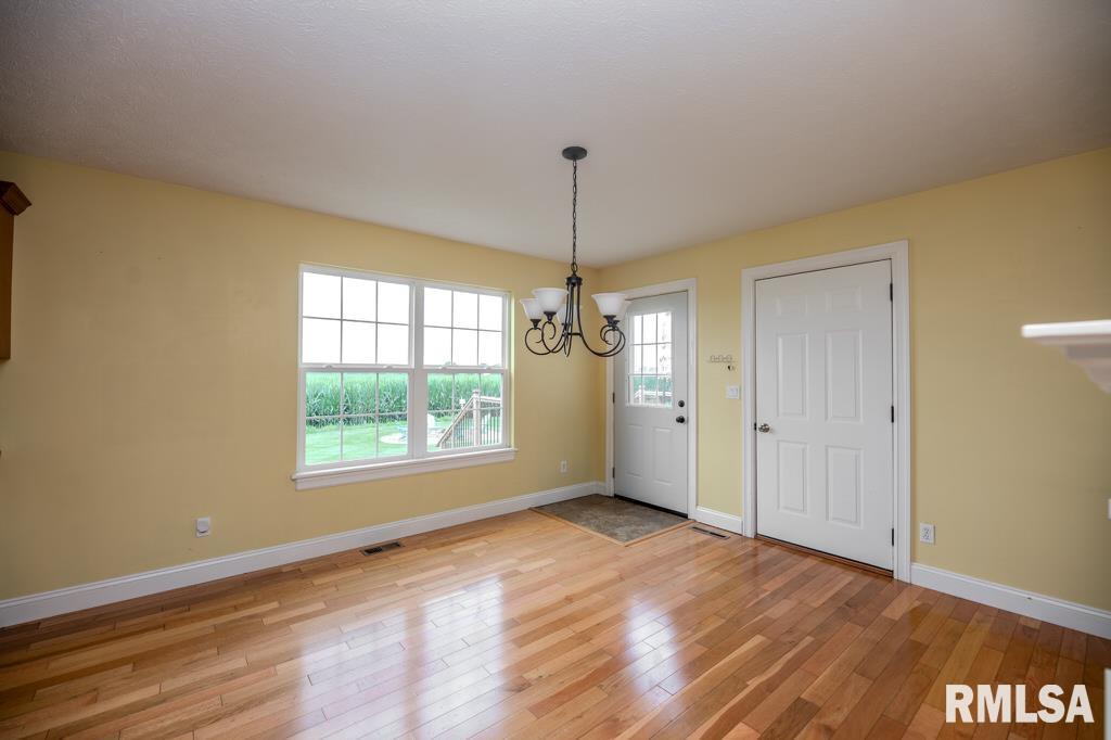 1403 Santa Fe Road Washington, IL 61571 - Photo 14 of 52 Gallery Image 14