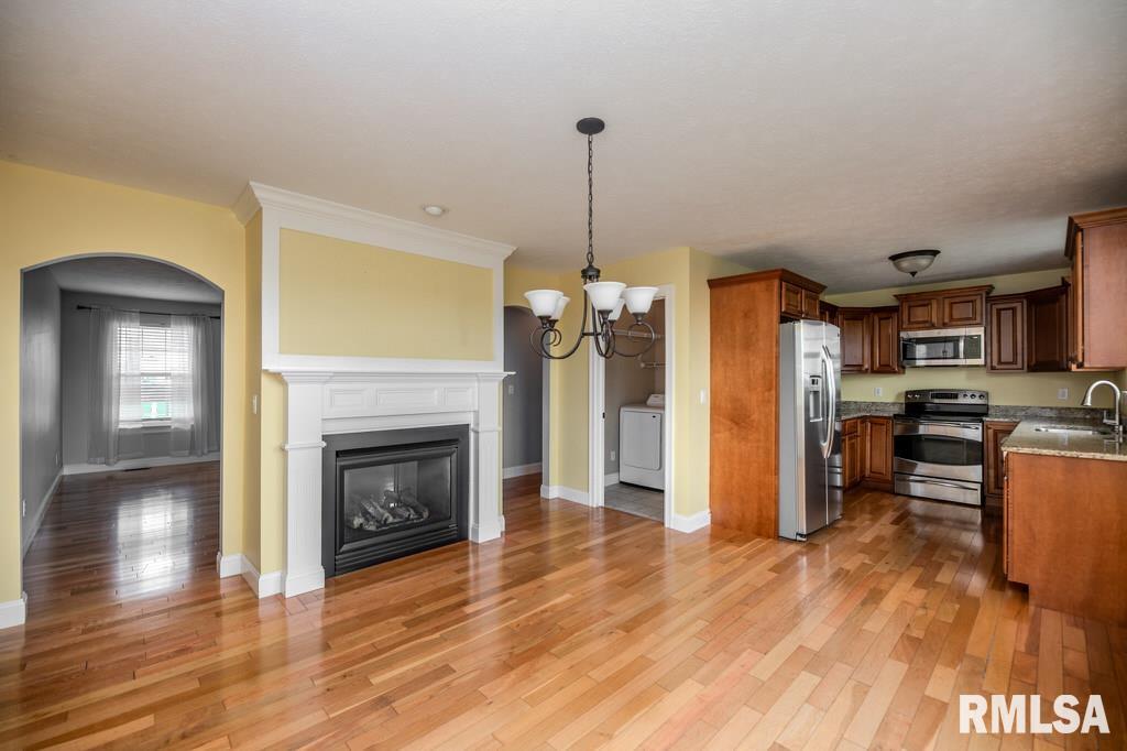 1403 Santa Fe Road Washington, IL 61571 - Photo 15 of 52 Gallery Image 15