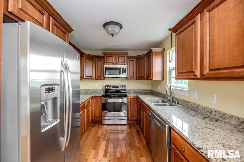 1403 Santa Fe Road Washington, IL 61571 - Photo 17 of 52 Gallery Image 17
