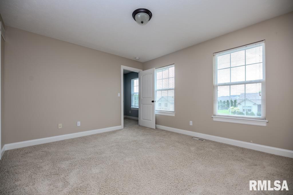1403 Santa Fe Road Washington, IL 61571 - Photo 31 of 52 Gallery Image 31