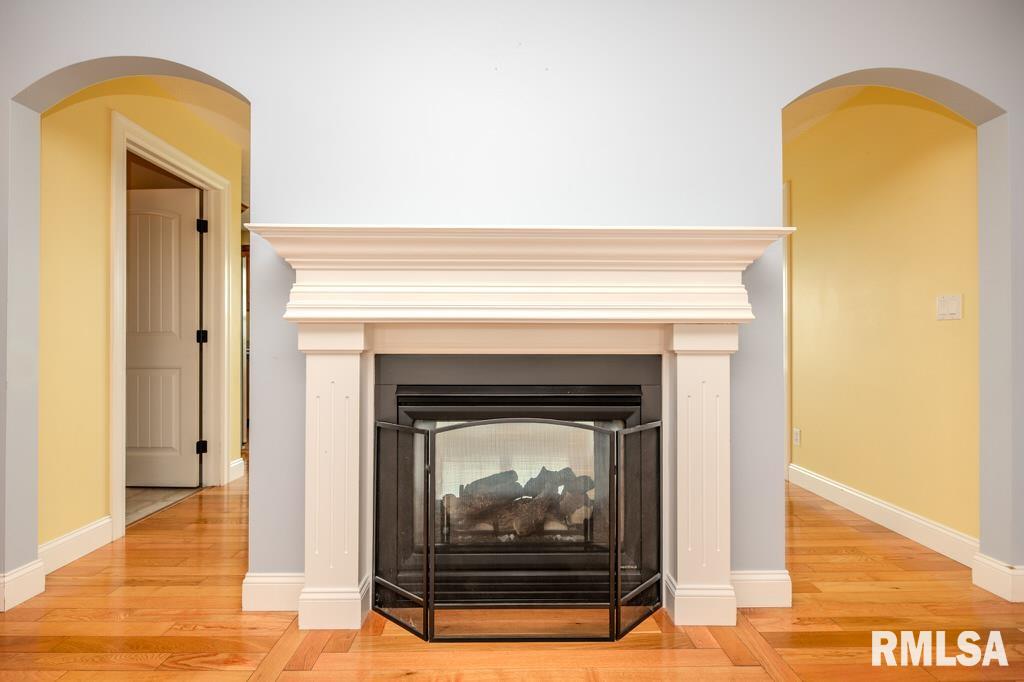 1403 Santa Fe Road Washington, IL 61571 - Photo 10 of 52 Gallery Image 10