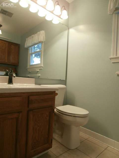 2201 West Grand River Road Owosso, MI 48867 - Photo 10 of 25 20423859-9.JPG