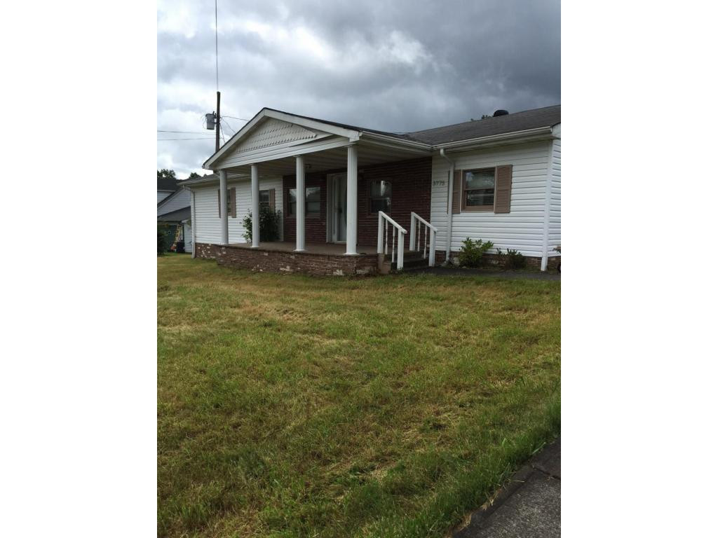 3775 DC Caney Ridge Road Clintwood, VA 24228 - Photo 2 of 20 Nice Covered Front Porch