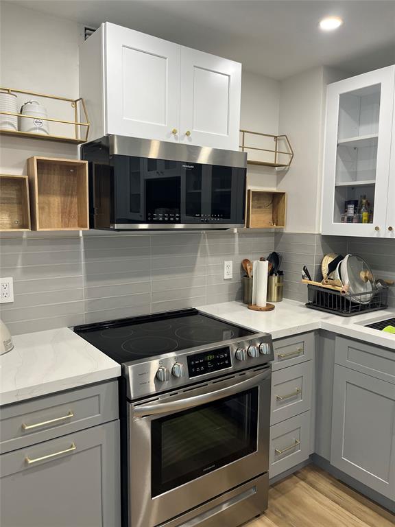 1900 South Ocean Boulevard, Unit 9R Pompano Beach, FL 33062 - Photo 3 of 27 More kitchen