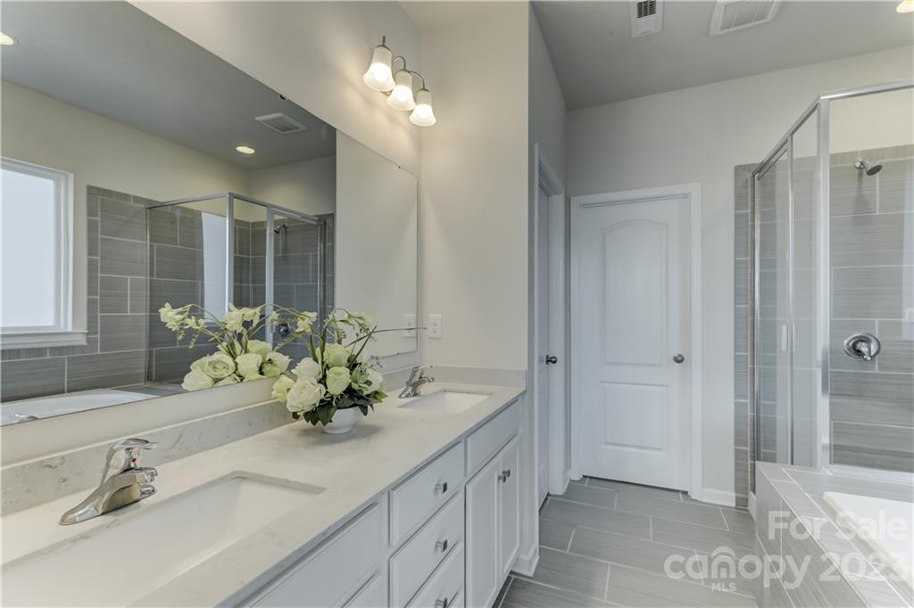 4075 Whittier Lane Tega Cay, SC 29708 - Photo 16 of 37 Gallery Image 16