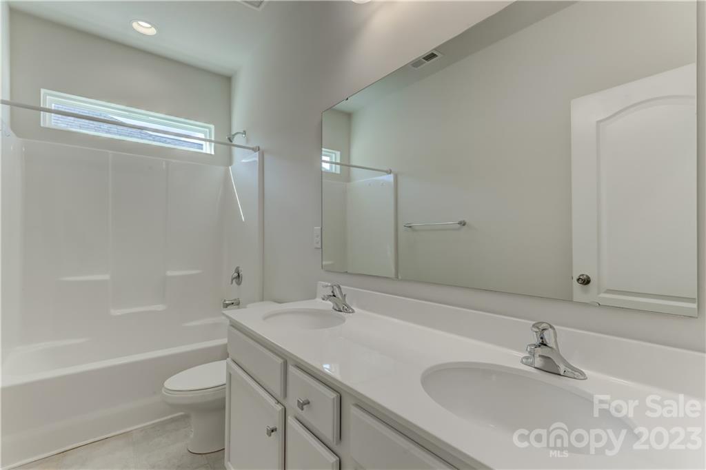 4075 Whittier Lane Tega Cay, SC 29708 - Photo 28 of 37 Gallery Image 28