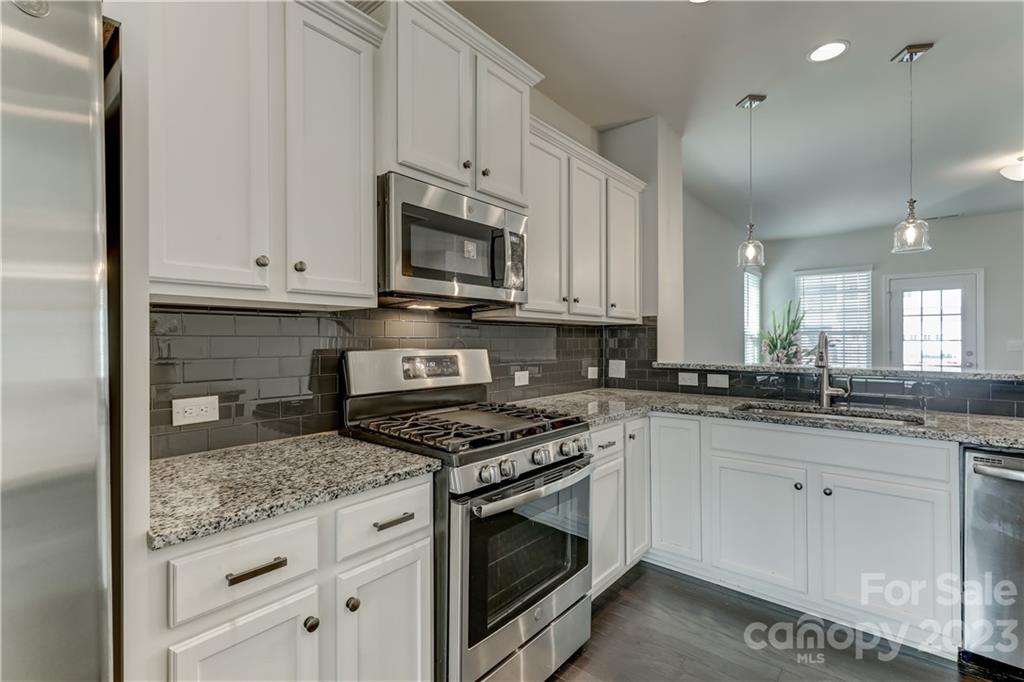 4075 Whittier Lane Tega Cay, SC 29708 - Photo 10 of 37 Gallery Image 10