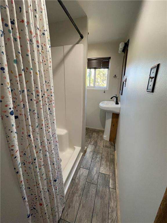 531 Harmony Road Baden, PA 15005 - Photo 16 of 21 1st floor bath with walk in shower