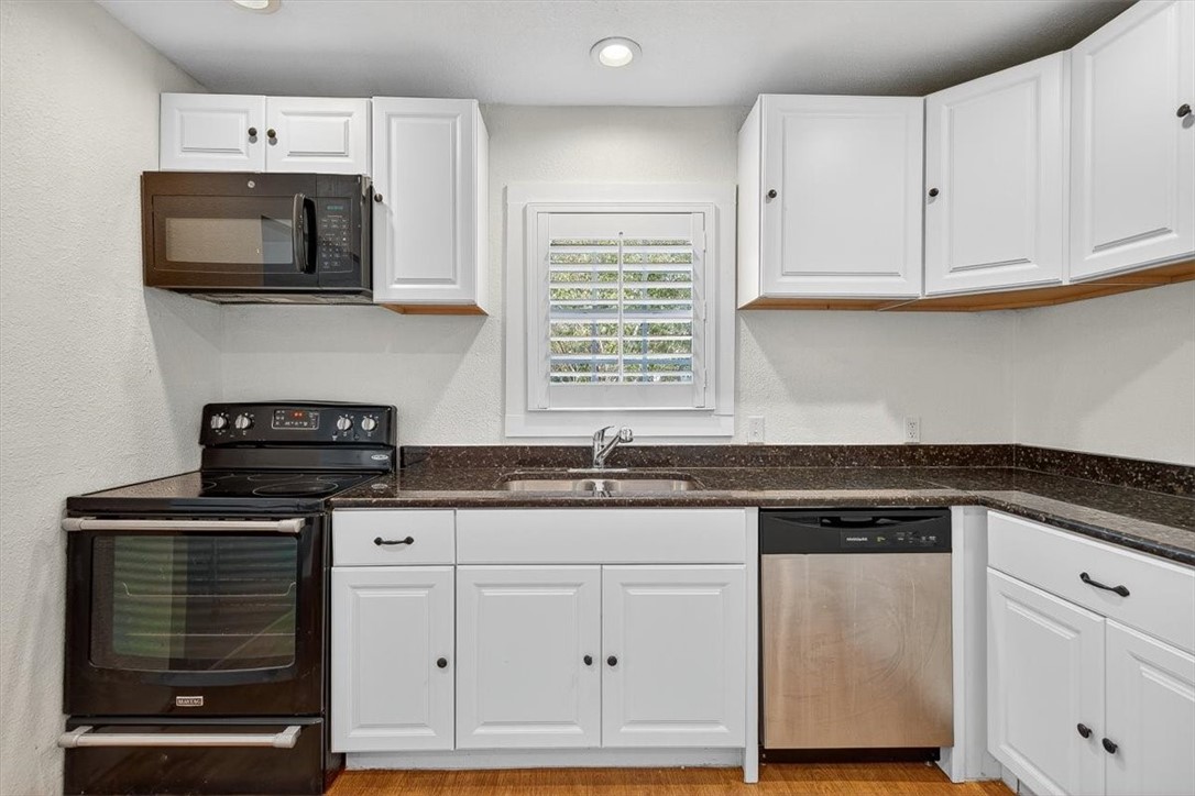 3516 Topeka Street Corpus Christi, TX 78411 - Photo 11 of 33