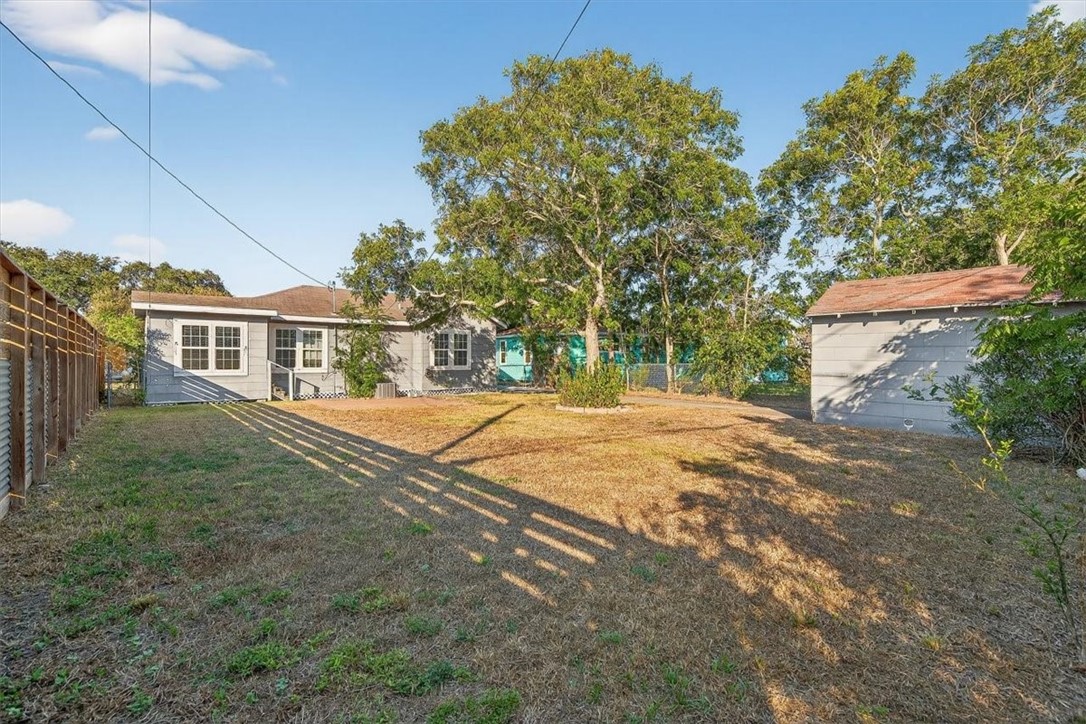 3516 Topeka Street Corpus Christi, TX 78411 - Photo 29 of 33