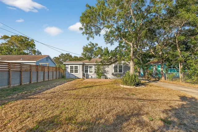 $1,400 | 3516 Topeka Street, Corpus Christi, TX 78411