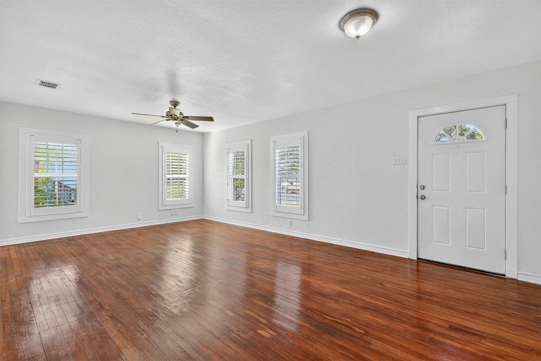 3516 Topeka Street Corpus Christi, TX 78411 - Photo 5 of 33