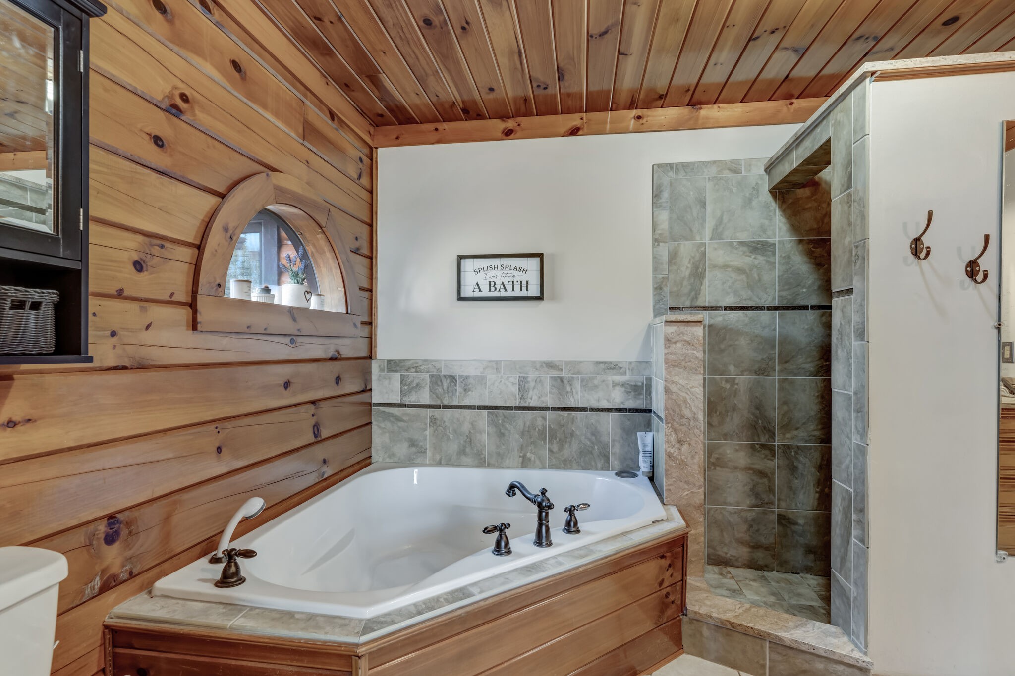 6743 Bethlehem Road Springfield, TN 37172 - Photo 21 of 56 a bathroom with a tub and sink