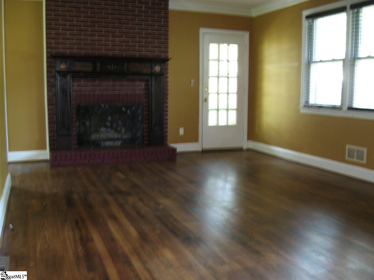 104 Lullwater Road Greenville, SC 29607 - Photo 4 of 16 Gallery Image 4