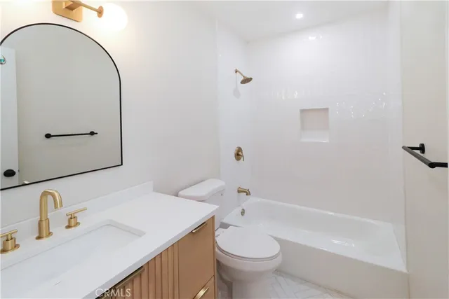 $2,500 | 10 Linda Vista Road, Unit 10, San Diego, CA 92111