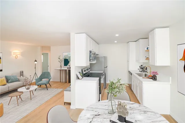 $2,500 | 10 Linda Vista Road, Unit 10, San Diego, CA 92111